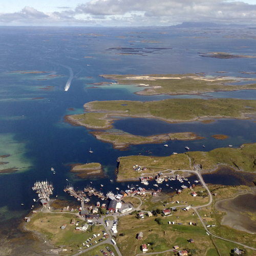 Flyfoto � Mikael Andreas Johnsen Mot nord, D�nna i bakgrunn.